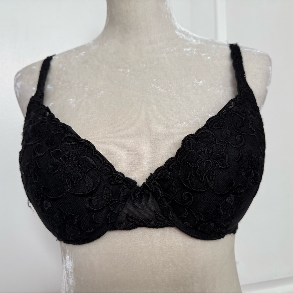 Vintage Victoria's Secret Black Floral Lace underwire padded push up Bra 34C